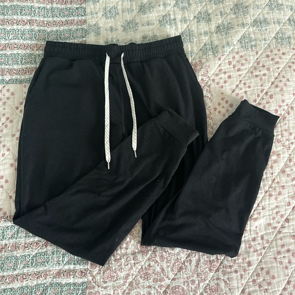 Vuori Sweats